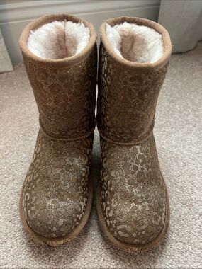 Cozy Metallic Leopard Plush-Lined Winter UGG Boots - Brown
